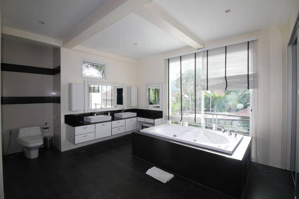 4 Bedroom Villa Kamala Beach Phuket ภายนอก รูปภาพ
